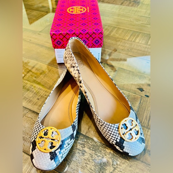 Tory Burch Chelsea Ballet Flats - Stamped Snake Printed Leather - Picture 5 of 5
